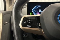 sininen BMW iX 2022 kuva 11.