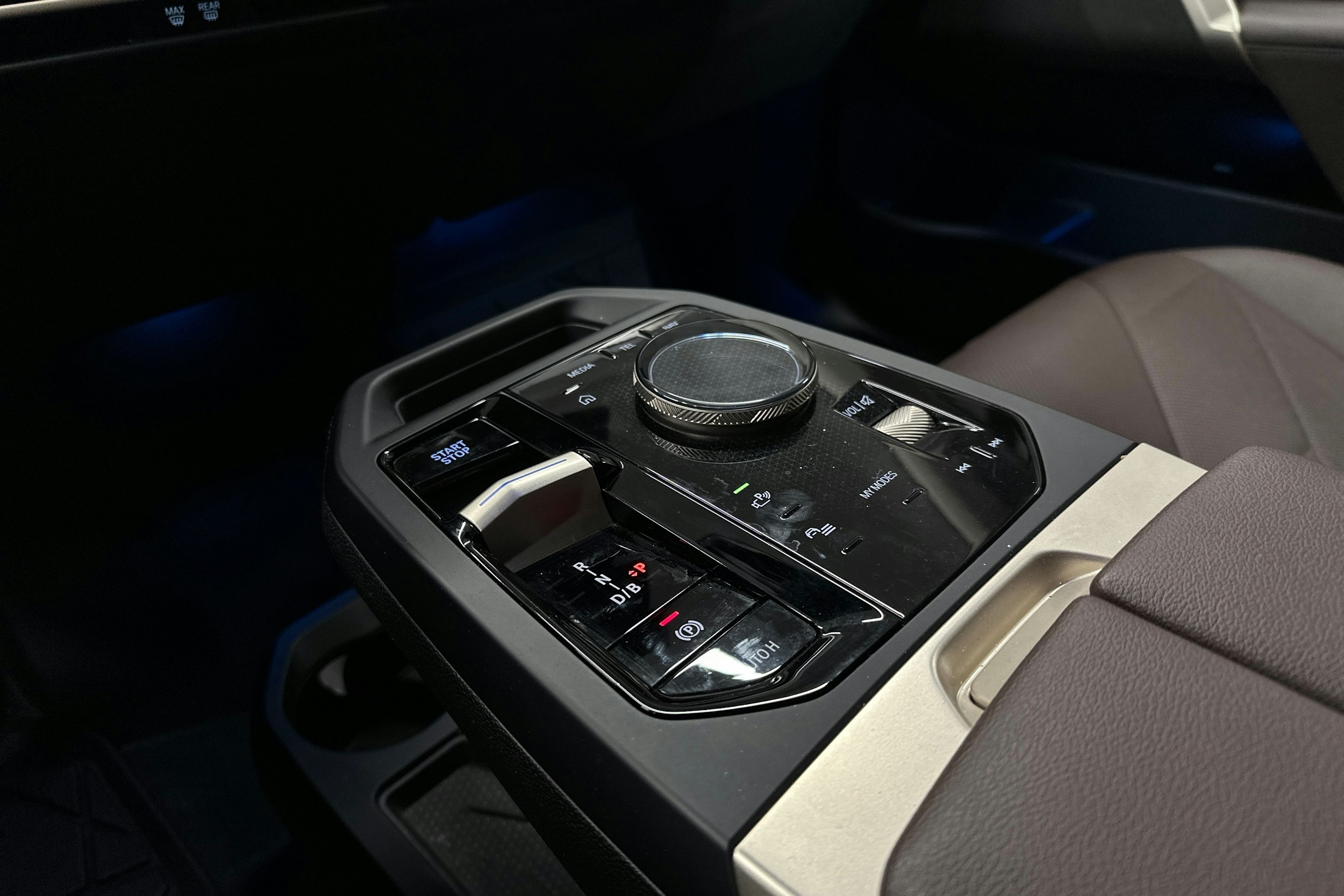 sininen BMW iX 2022 kuva 25.