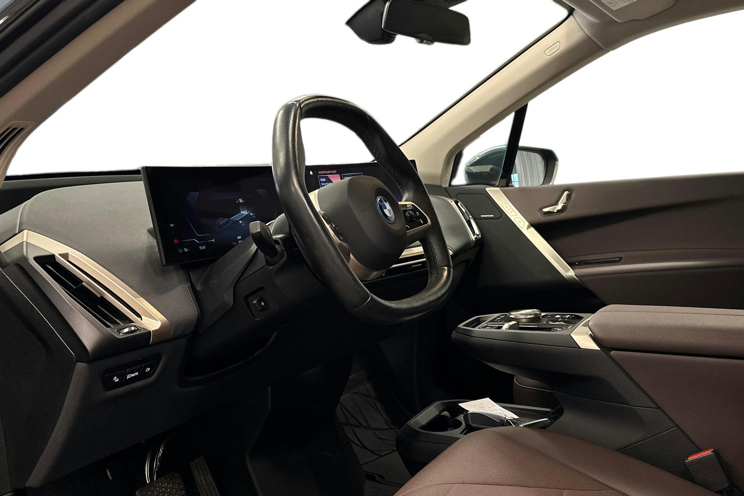 sininen BMW iX 2022 kuva 3.