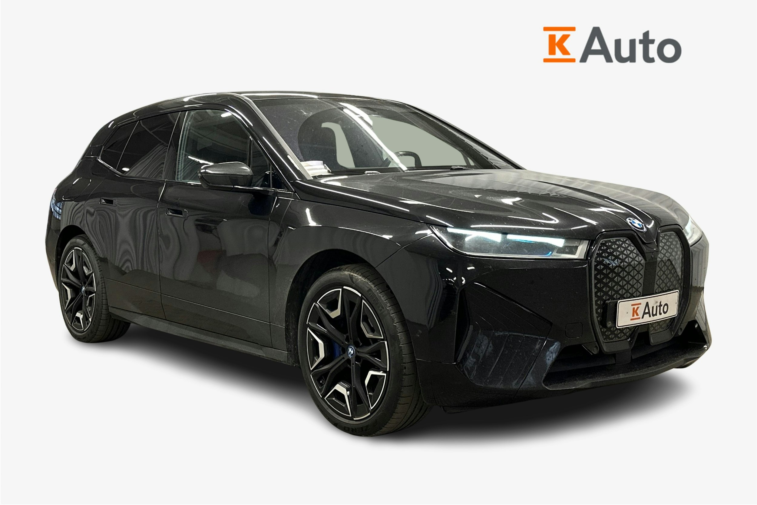 musta BMW iX 2022 kuva 1.
