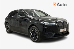 musta BMW iX 2022 kuva 1.