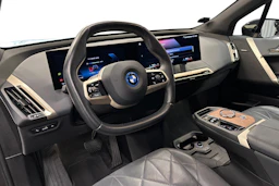 musta BMW iX 2022 kuva 6.