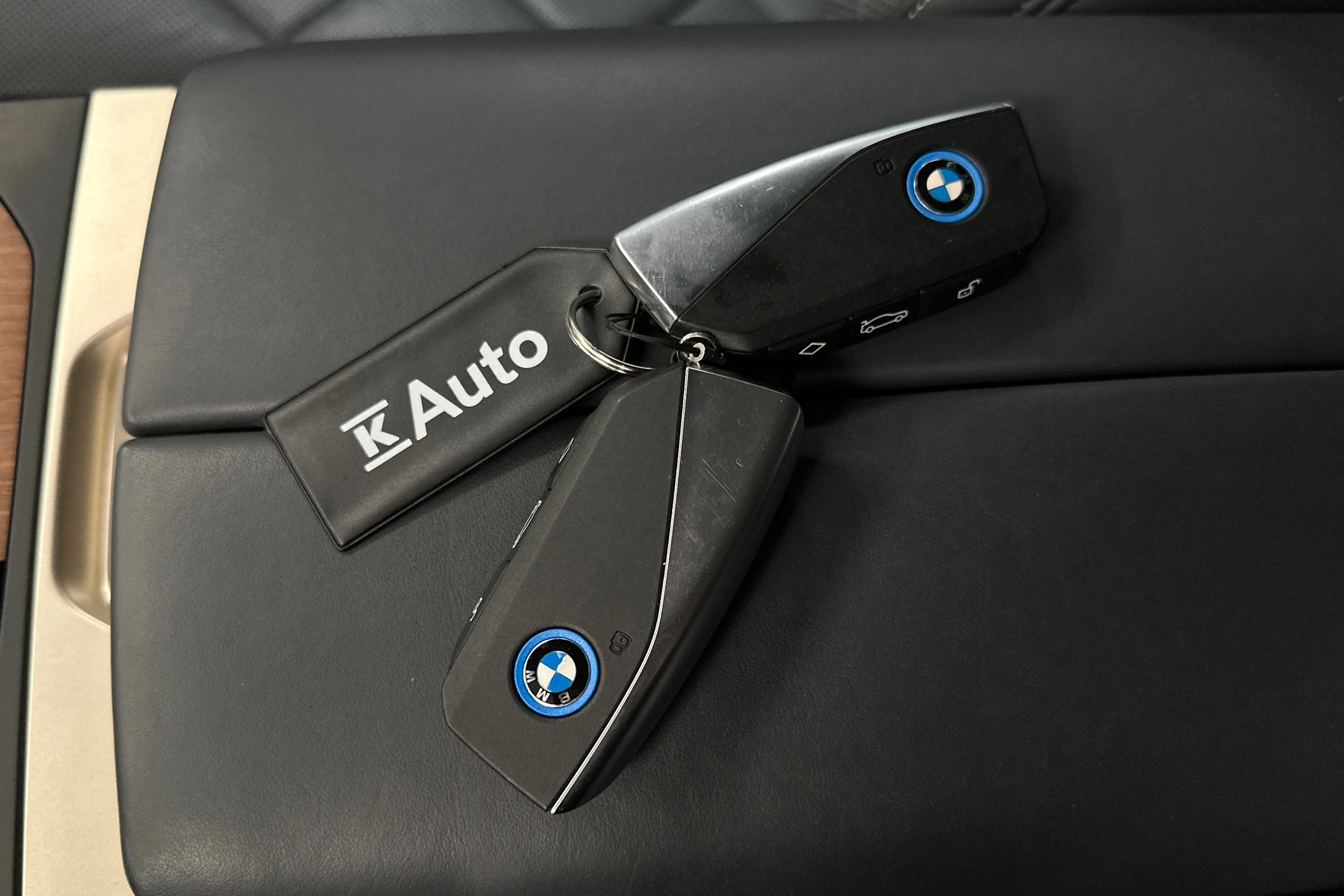 musta BMW iX 2022 kuva 43.