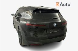 musta BMW iX 2022 kuva 2.