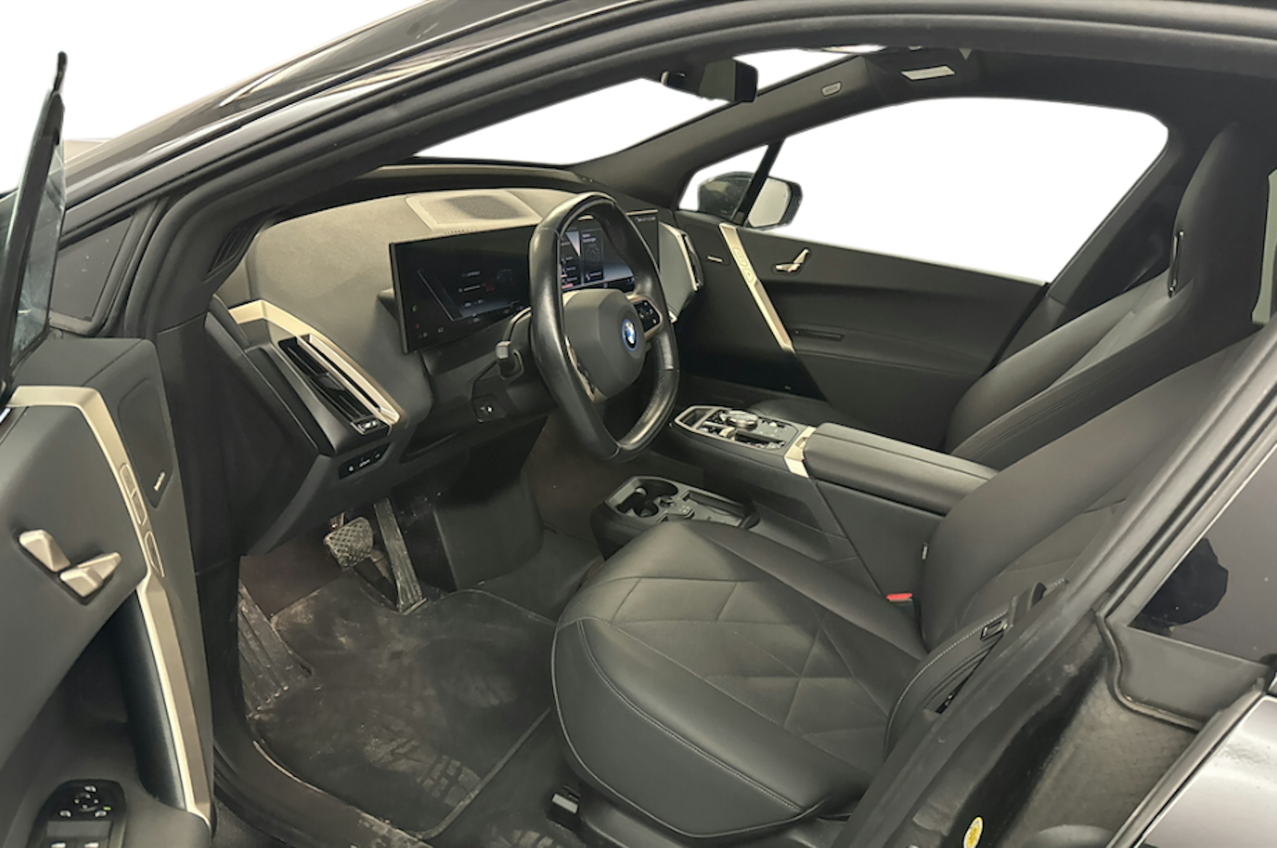 musta BMW iX 2022 kuva 3.