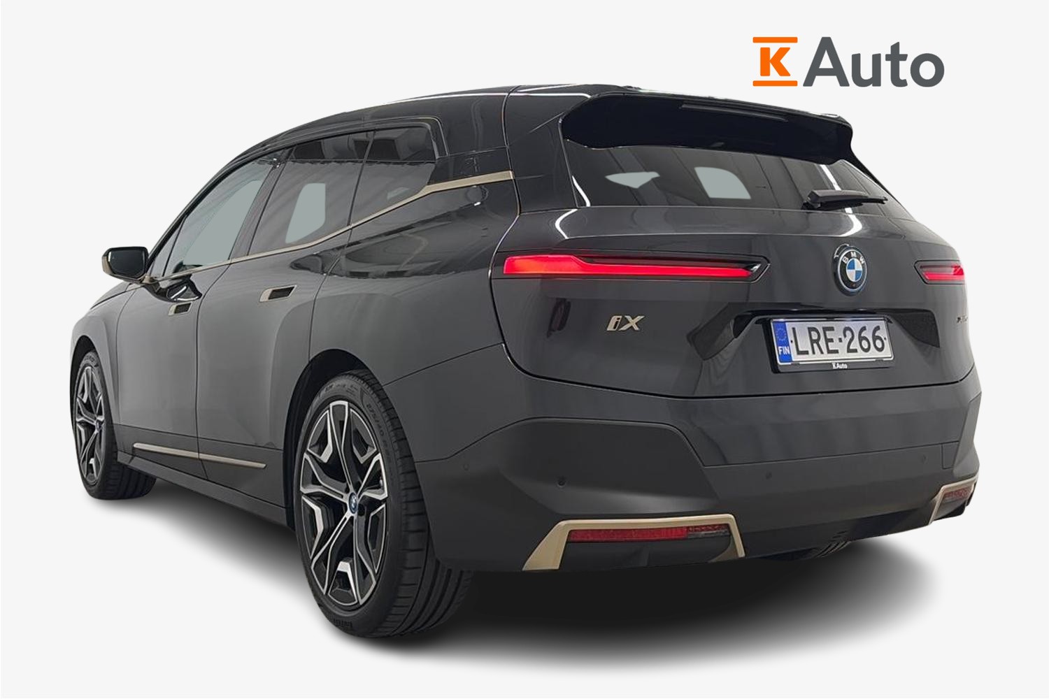 BMW iX xDrive40 2022, kuva 2/43