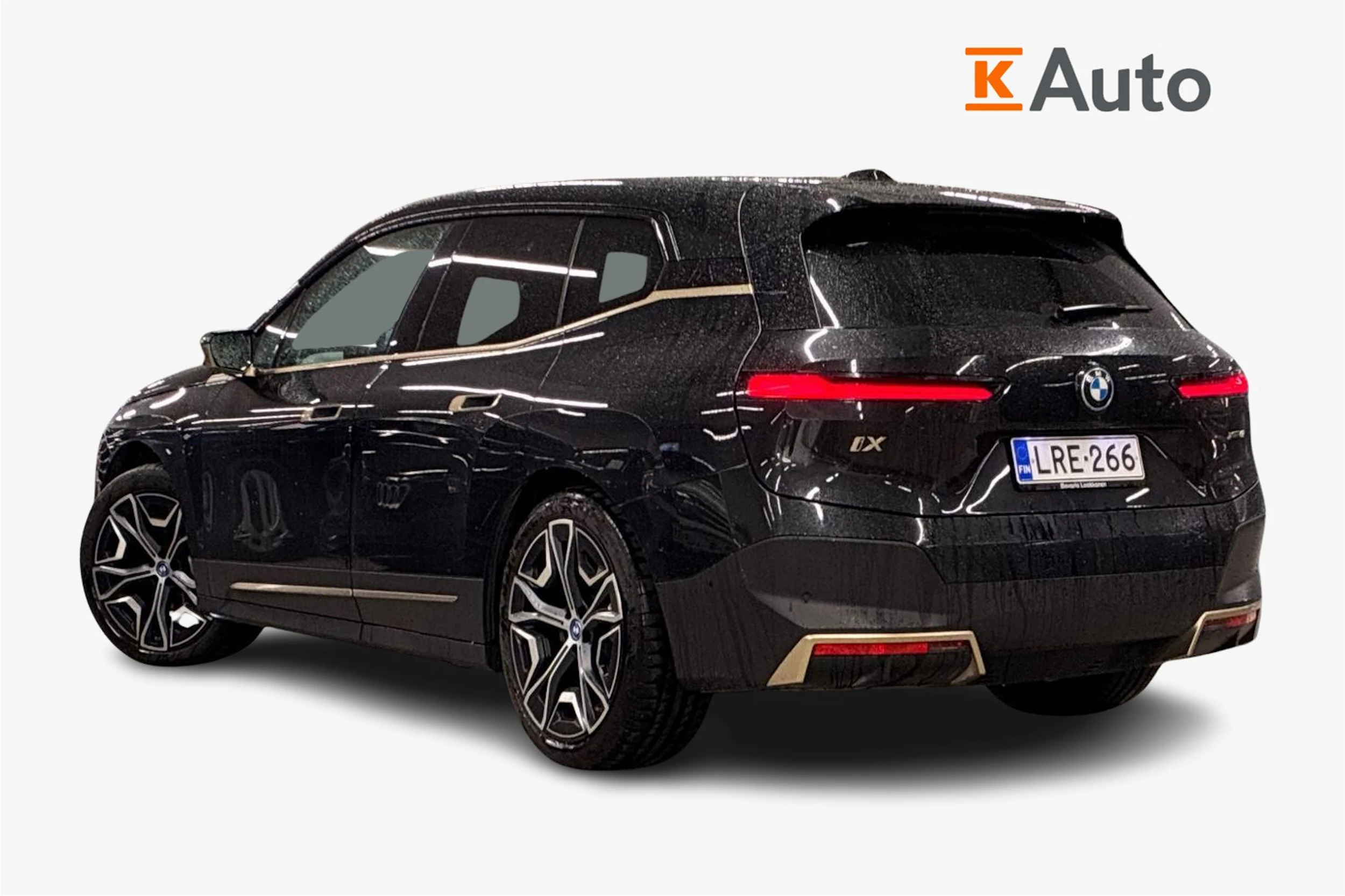 musta BMW iX 2022 kuva 2.