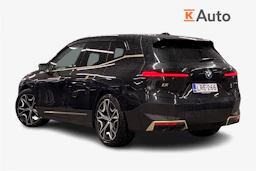 musta BMW iX 2022 kuva 2.
