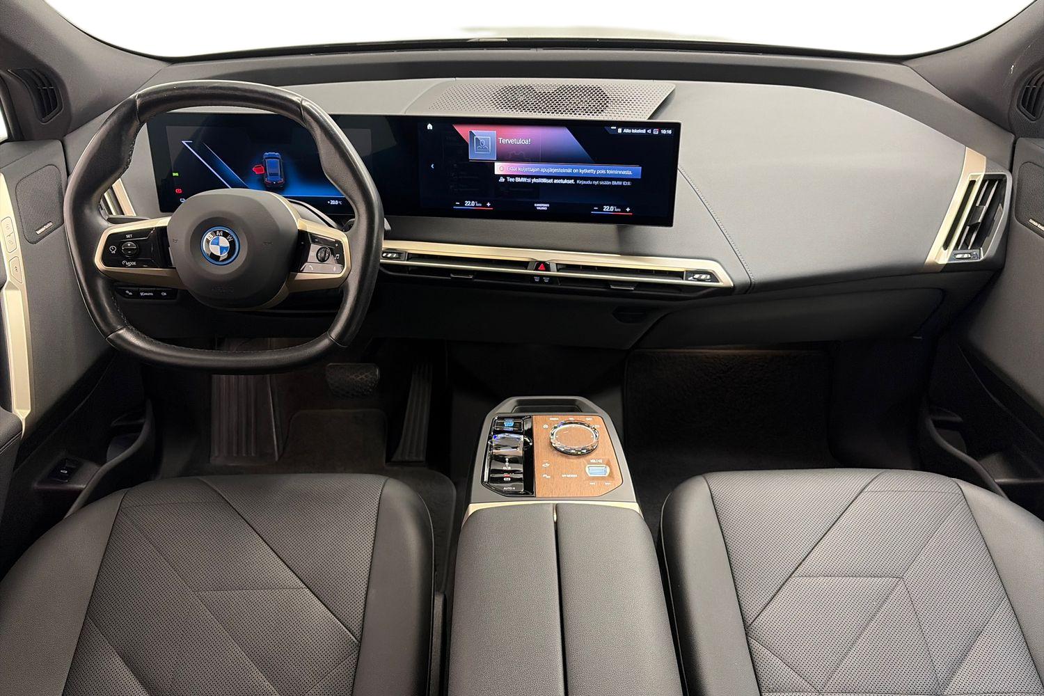 BMW iX xDrive40 2022, kuva 7/43