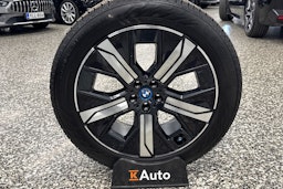 harmaa BMW iX 2022 kuva 38.