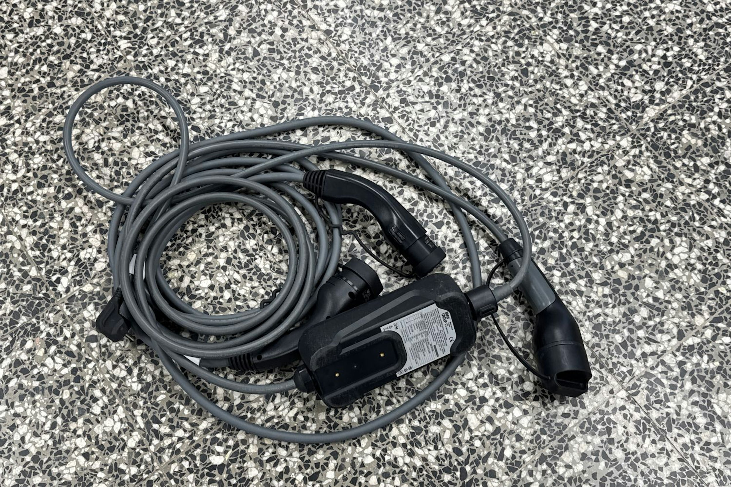 harmaa BMW iX 2022 kuva 40.