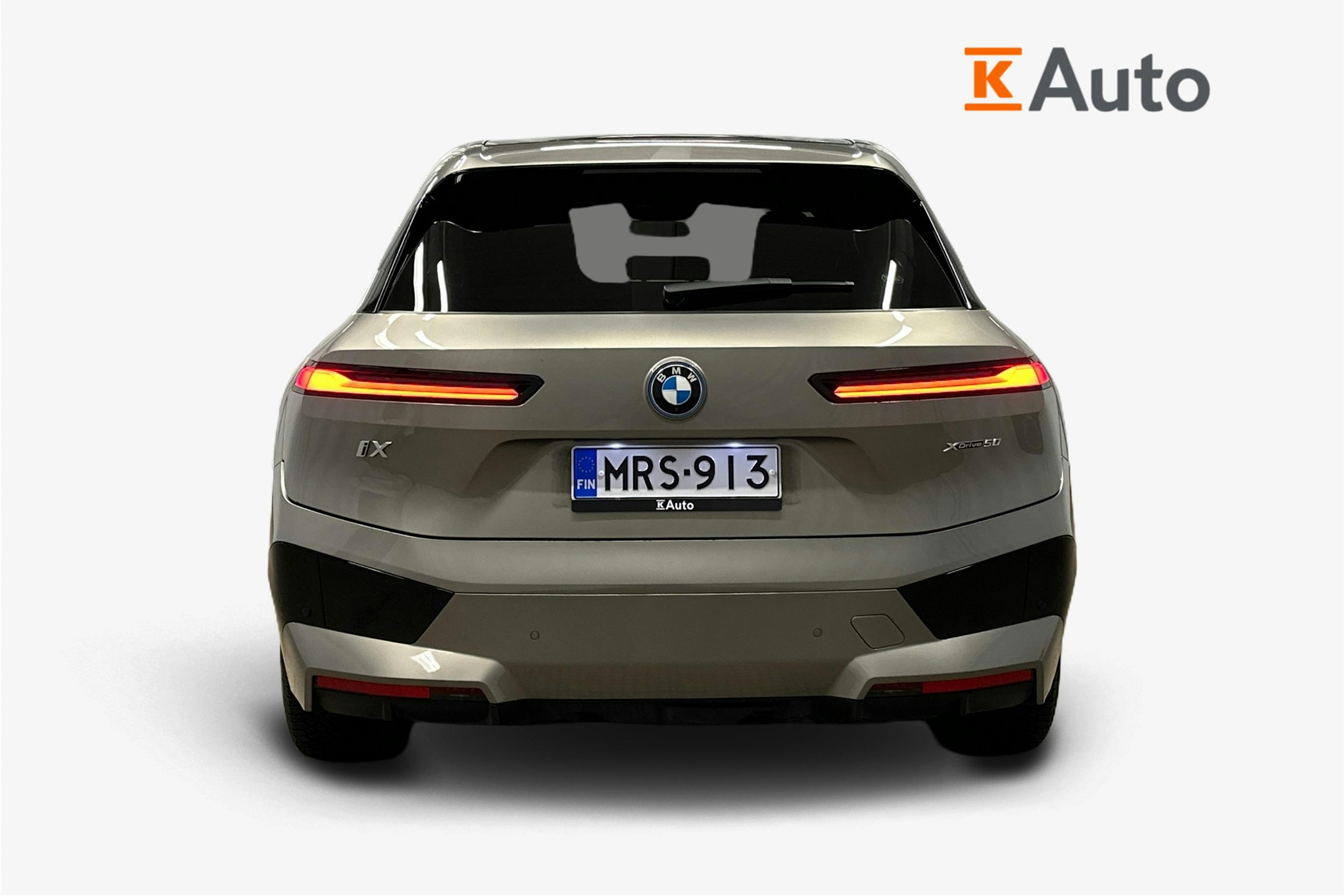 harmaa BMW iX 2023 kuva 3.