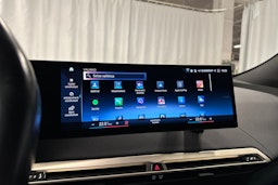 harmaa BMW iX 2023 kuva 18.