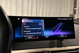 harmaa BMW iX 2023 kuva 22.