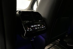 harmaa BMW iX 2023 kuva 33.