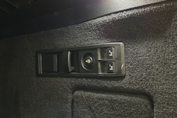 harmaa BMW iX 2023 kuva 36.