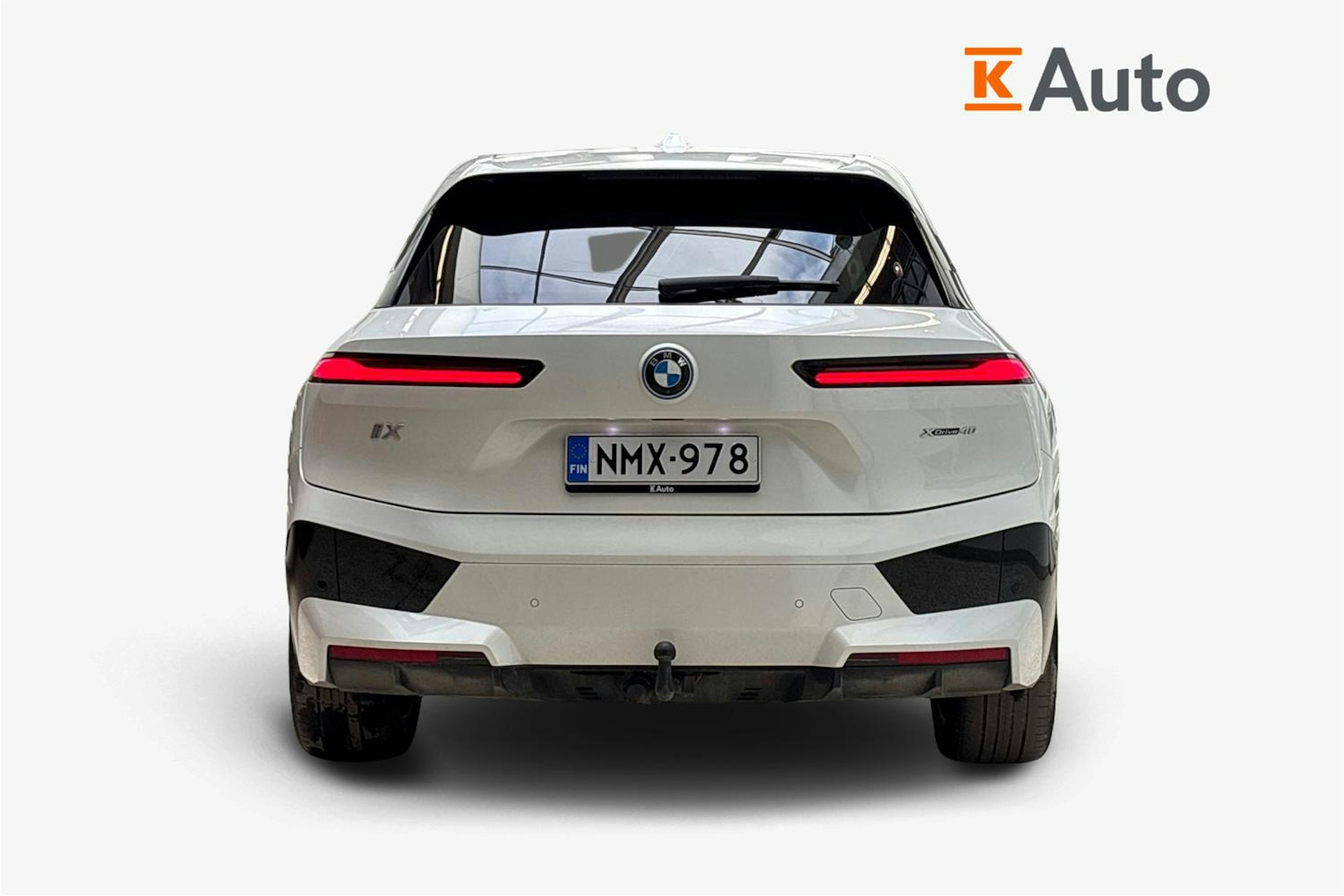 valkoinen BMW iX 2022 kuva 3.