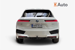 valkoinen BMW iX 2022 kuva 3.