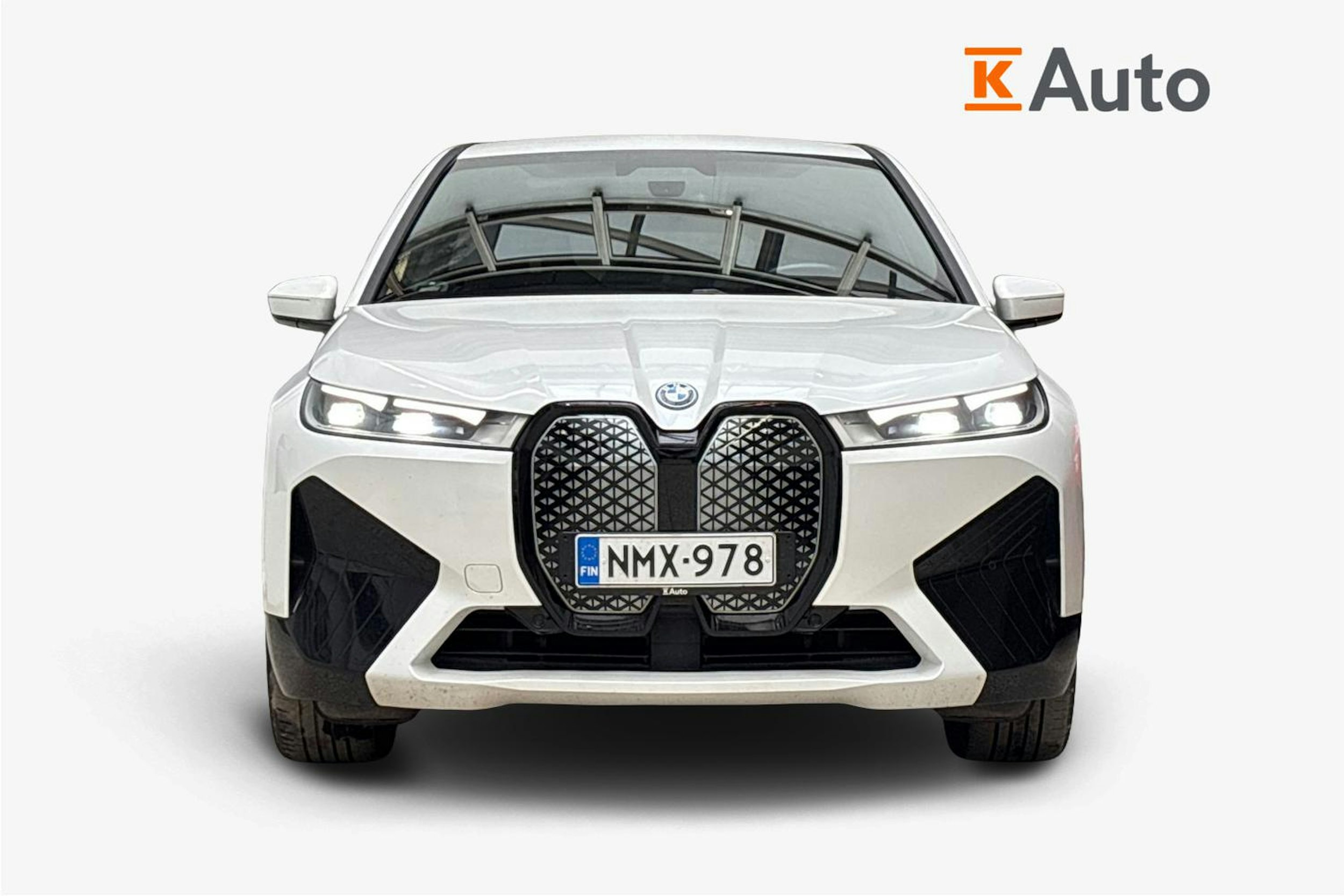 valkoinen BMW iX 2022 kuva 5.