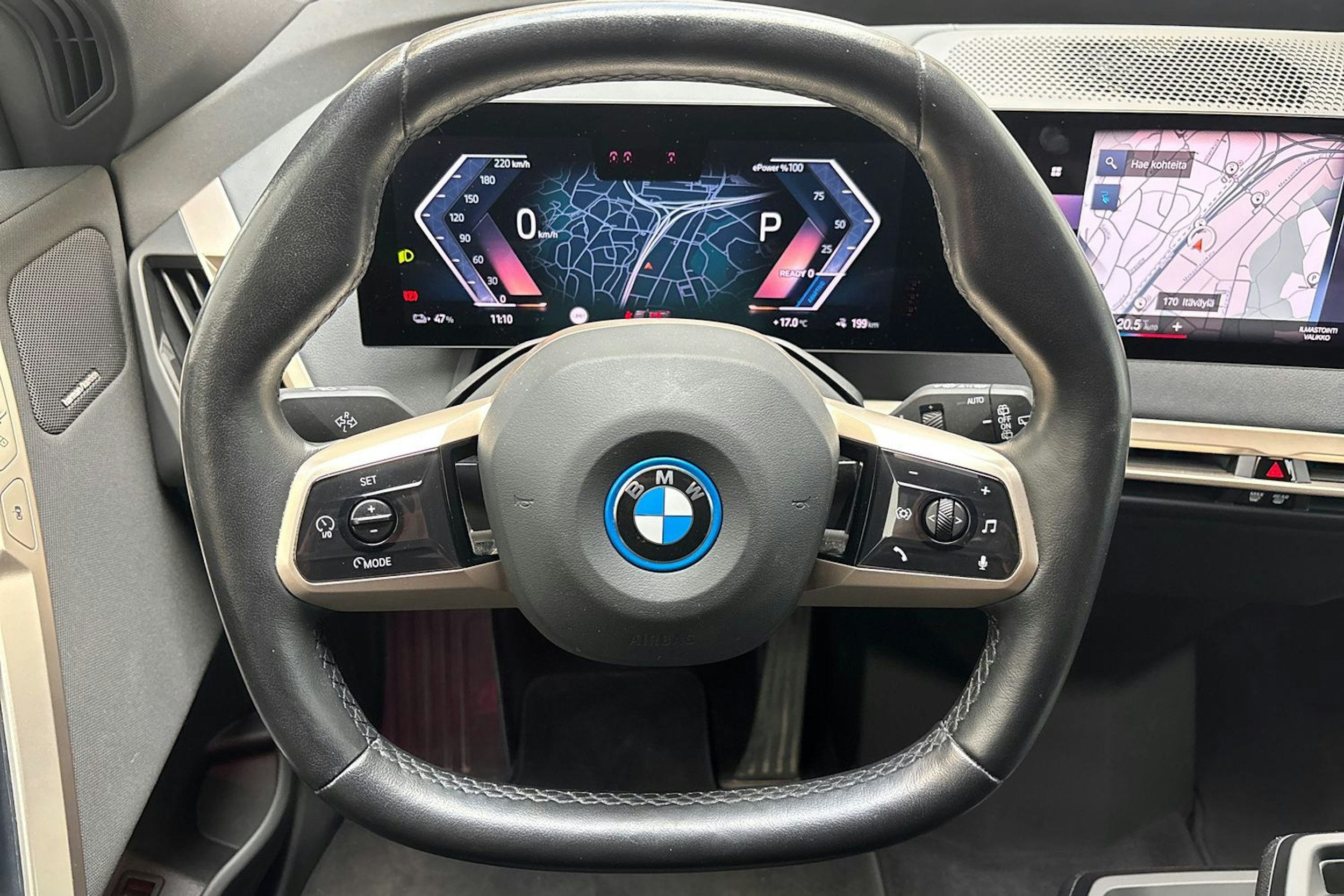 valkoinen BMW iX 2022 kuva 23.