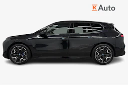 musta BMW iX 2022 kuva 5.