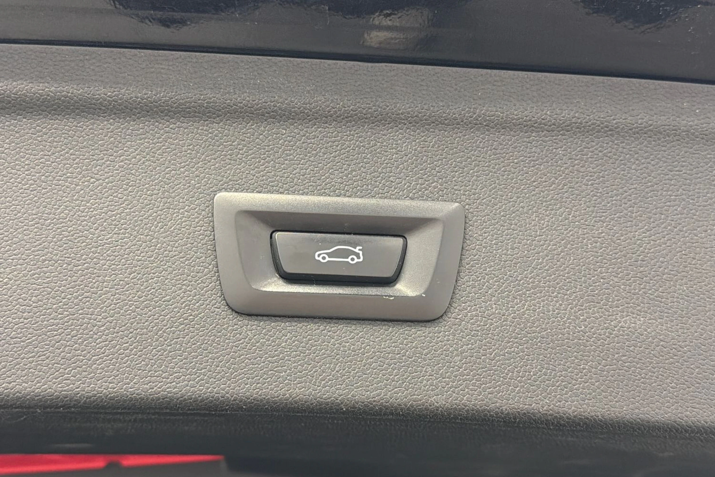 musta BMW iX 2022 kuva 16.