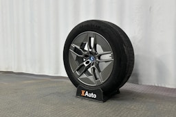 musta BMW iX 2022 kuva 13.