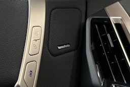 musta BMW iX 2022 kuva 30.