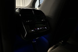 musta BMW iX 2022 kuva 34.