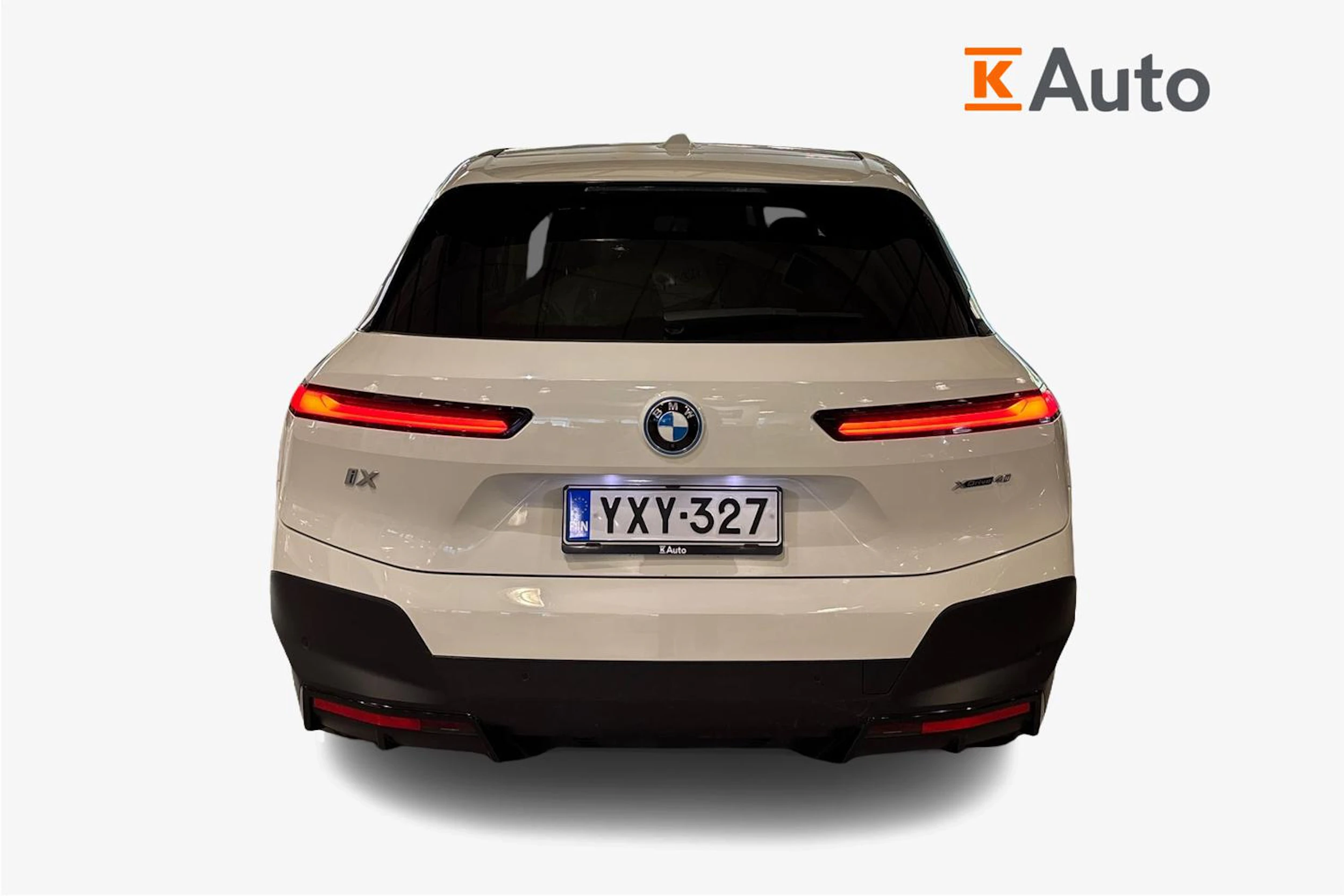 valkoinen BMW iX 2022 kuva 4.