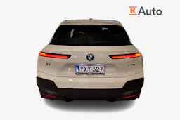 valkoinen BMW iX 2022 kuva 4.