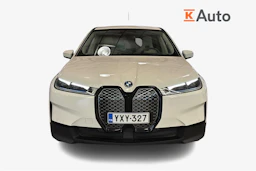 valkoinen BMW iX 2022 kuva 5.
