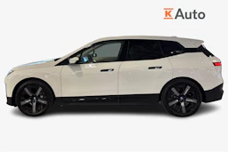 valkoinen BMW iX 2022 kuva 7.