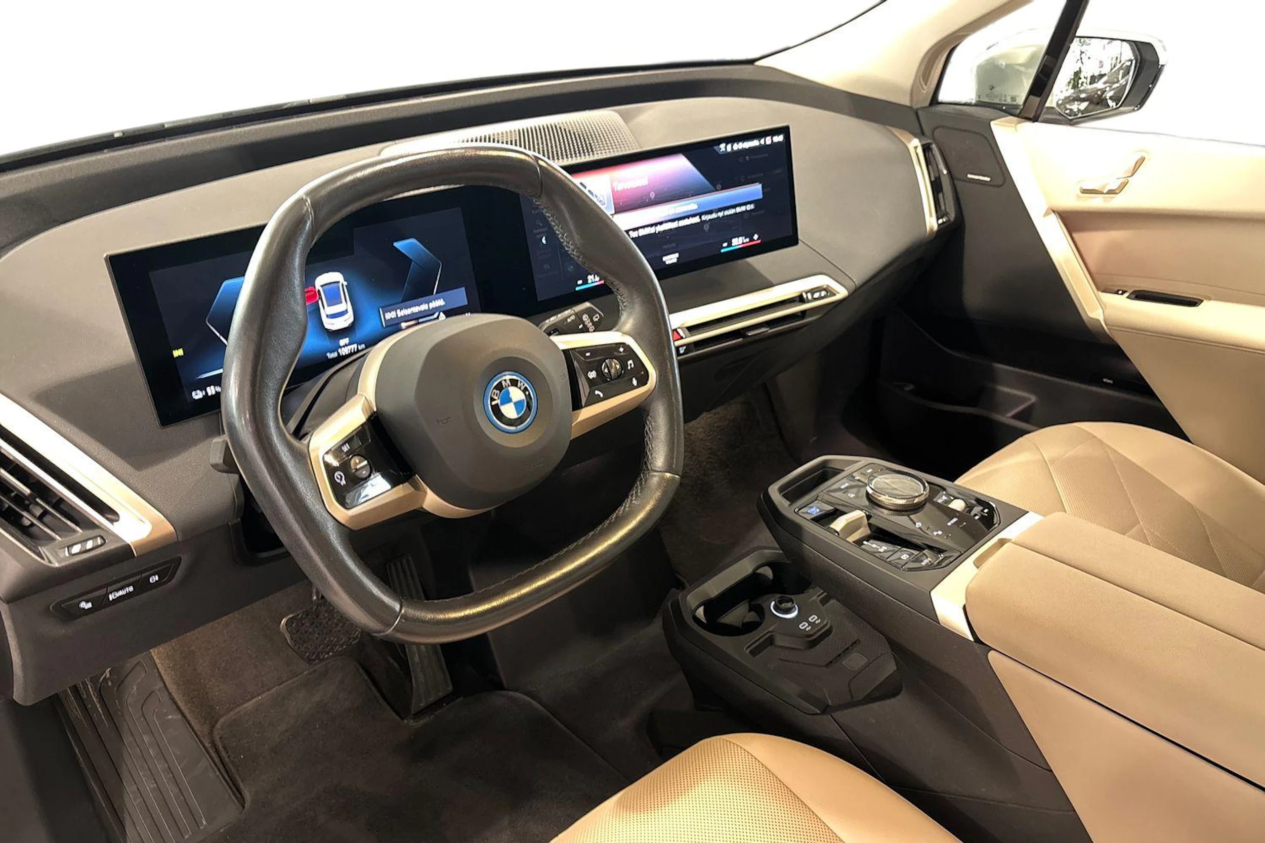 valkoinen BMW iX 2022 kuva 8.