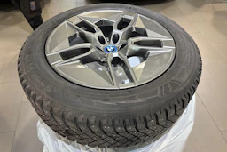 valkoinen BMW iX 2022 kuva 15.