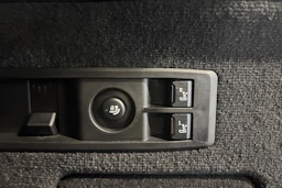 valkoinen BMW iX 2022 kuva 18.