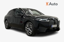 musta BMW iX 2023 kuva 1.