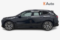 musta BMW iX 2023 kuva 6.