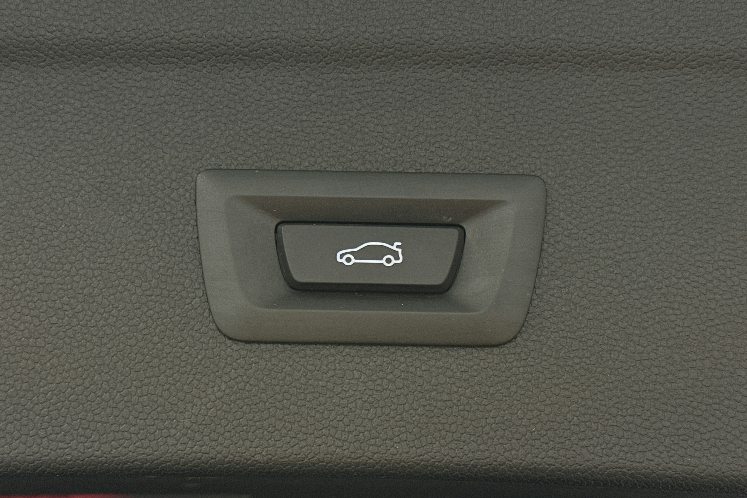 musta BMW iX 2023 kuva 15.
