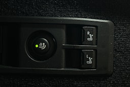 musta BMW iX 2023 kuva 16.