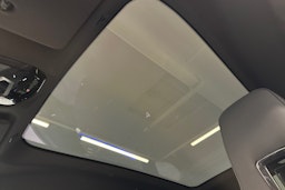 musta BMW iX 2023 kuva 19.