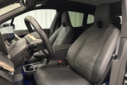 musta BMW iX 2023 kuva 20.