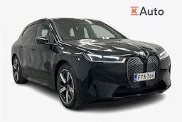 musta BMW iX 2023 kuva 1.