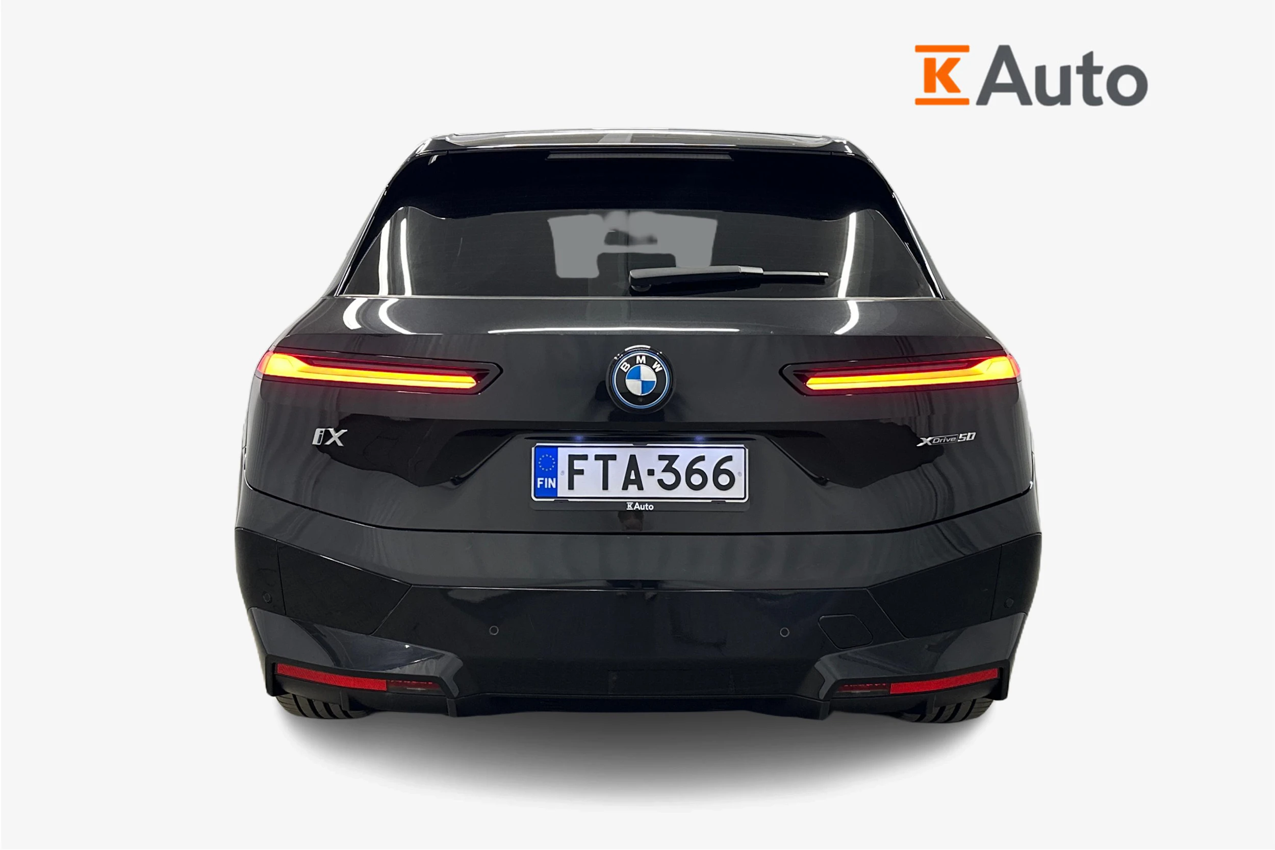 musta BMW iX 2023 kuva 3.