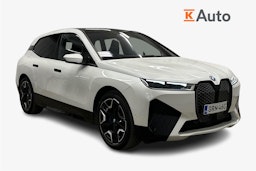 valkoinen BMW iX 2023 kuva 1.