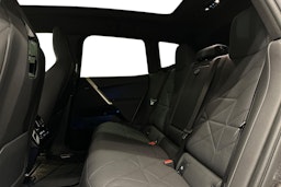 valkoinen BMW iX 2023 kuva 10.