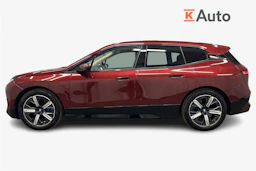 punainen BMW iX 2023 kuva 7.