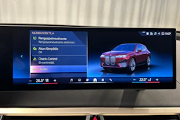punainen BMW iX 2023 kuva 29.