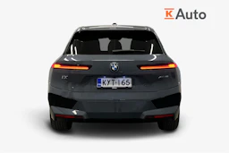 harmaa BMW iX 2023 kuva 3.