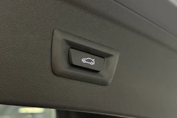 harmaa BMW iX 2023 kuva 12.